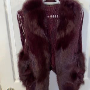 Maroon fox fur vest. Fits sizes small-medium. Great for fall winter. Worn twice.